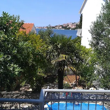 Sunara Mit Terrasse Und Kinderpool * Rogoznica (Sibenik-Knin)